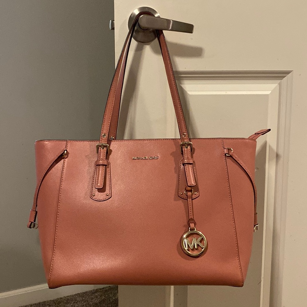 Gently used beautiful Michael Kors Bag